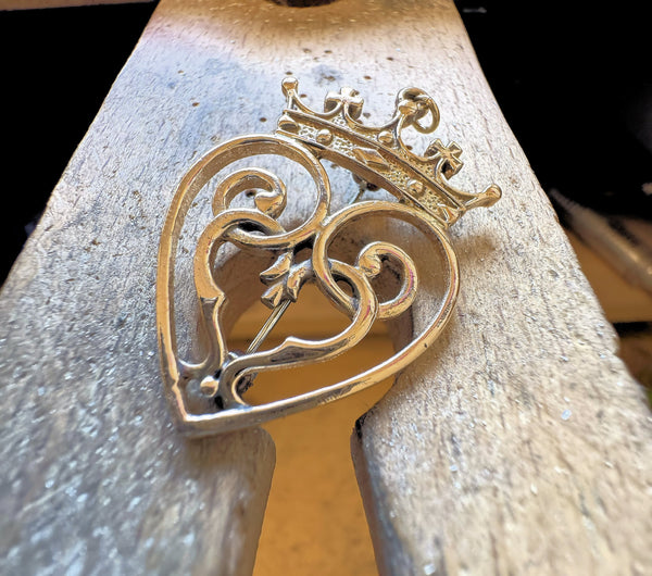 Scottish Luckenbooth Brooch, Queen Mary, 10K or 14K Solid Gold, Large Pin