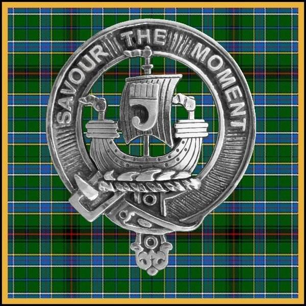 Duncan Sketraw Clan Crest Badge Skye Decanter