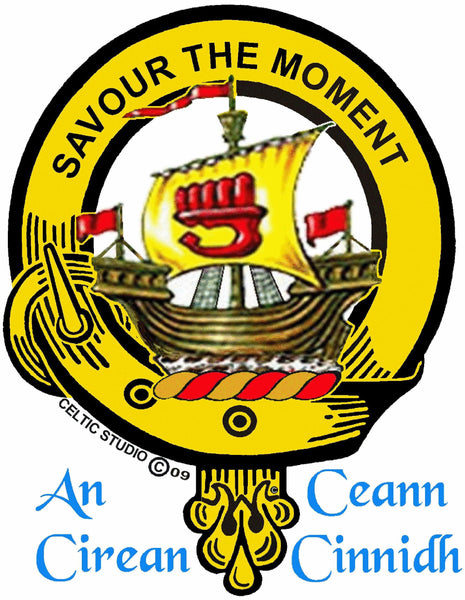 Duncan Sketraw 5 oz Round Clan Crest Scottish Badge Flask
