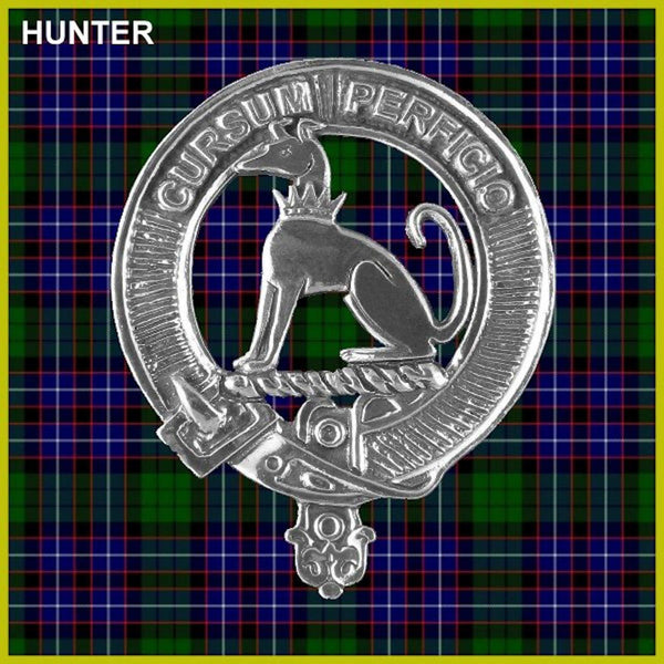 Hunter 5 oz Round Clan Crest Scottish Badge Flask