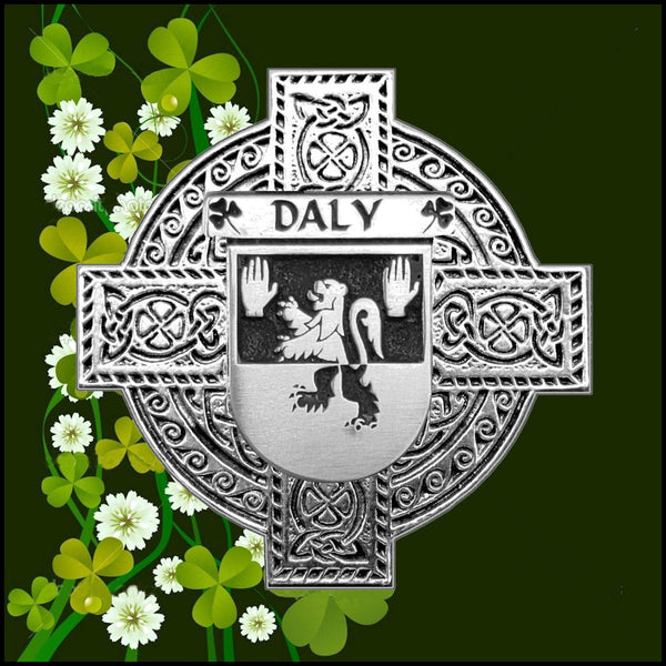 Daly Irish Coat of Arms Badge Glass Beer Mug