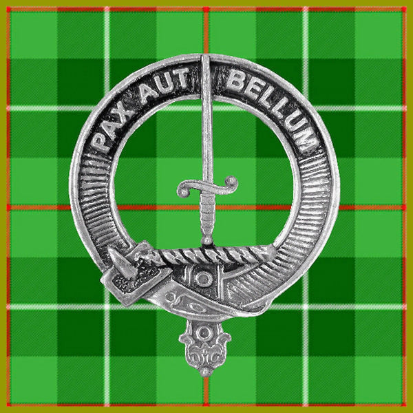 Blaine Clan Crest Badge Skye Decanter