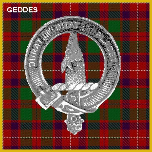 Geddes Clan Crest Badge Skye Decanter